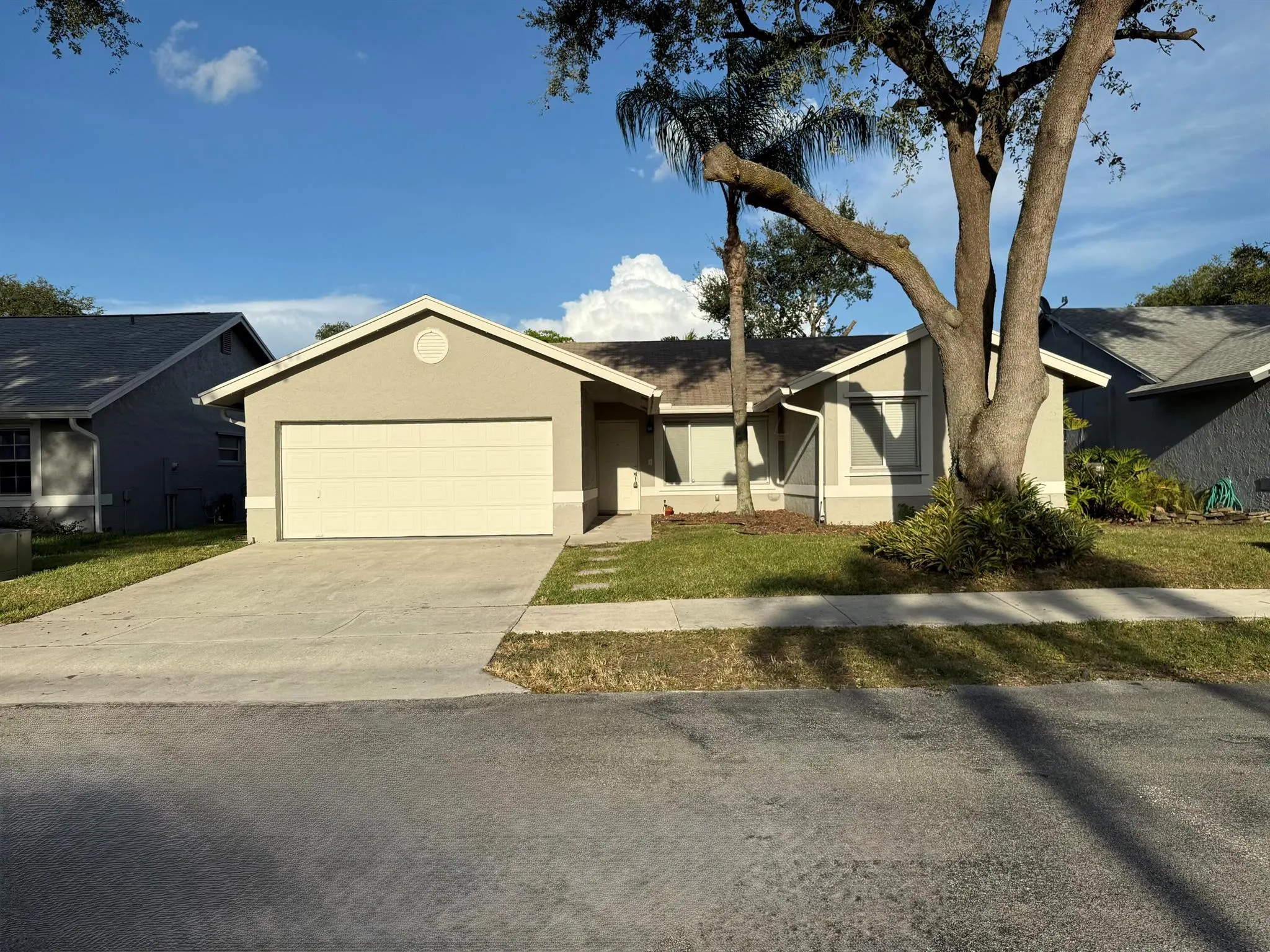 5810 NW 37th Avenue