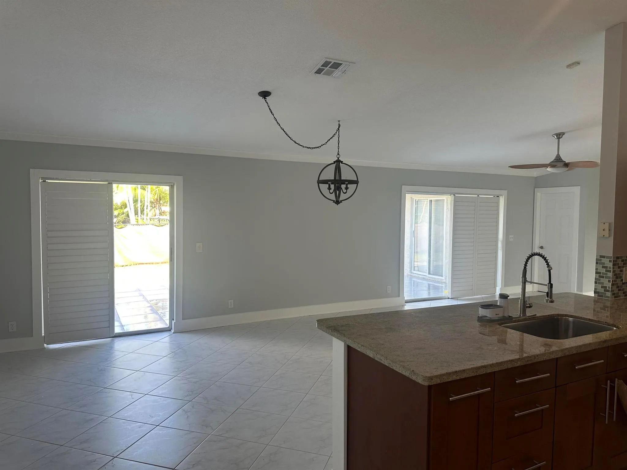5810 NW 37th Avenue