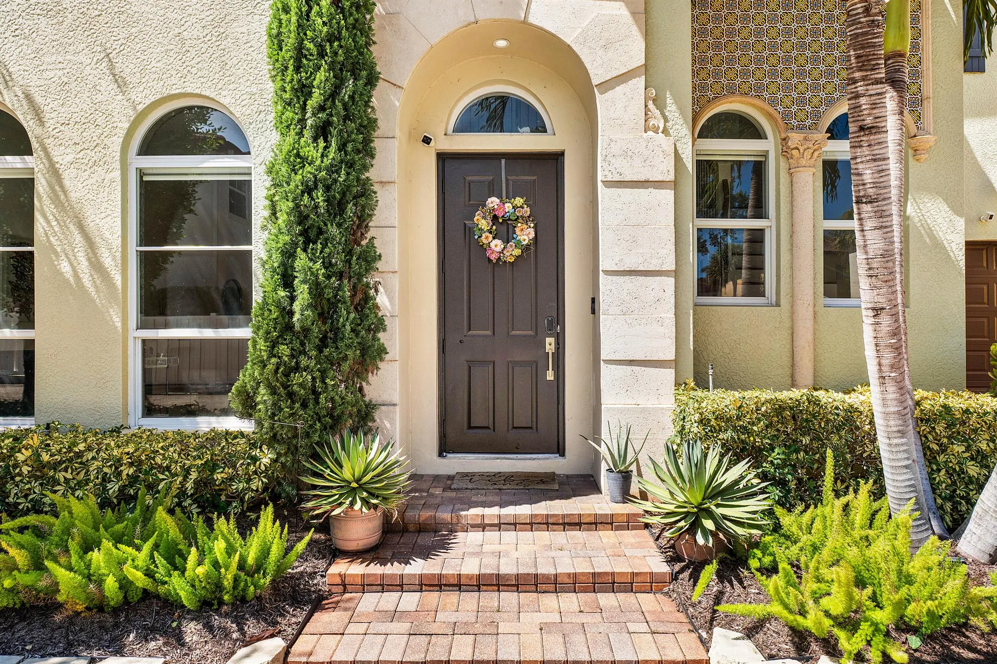 121 Via Poinciana Lane