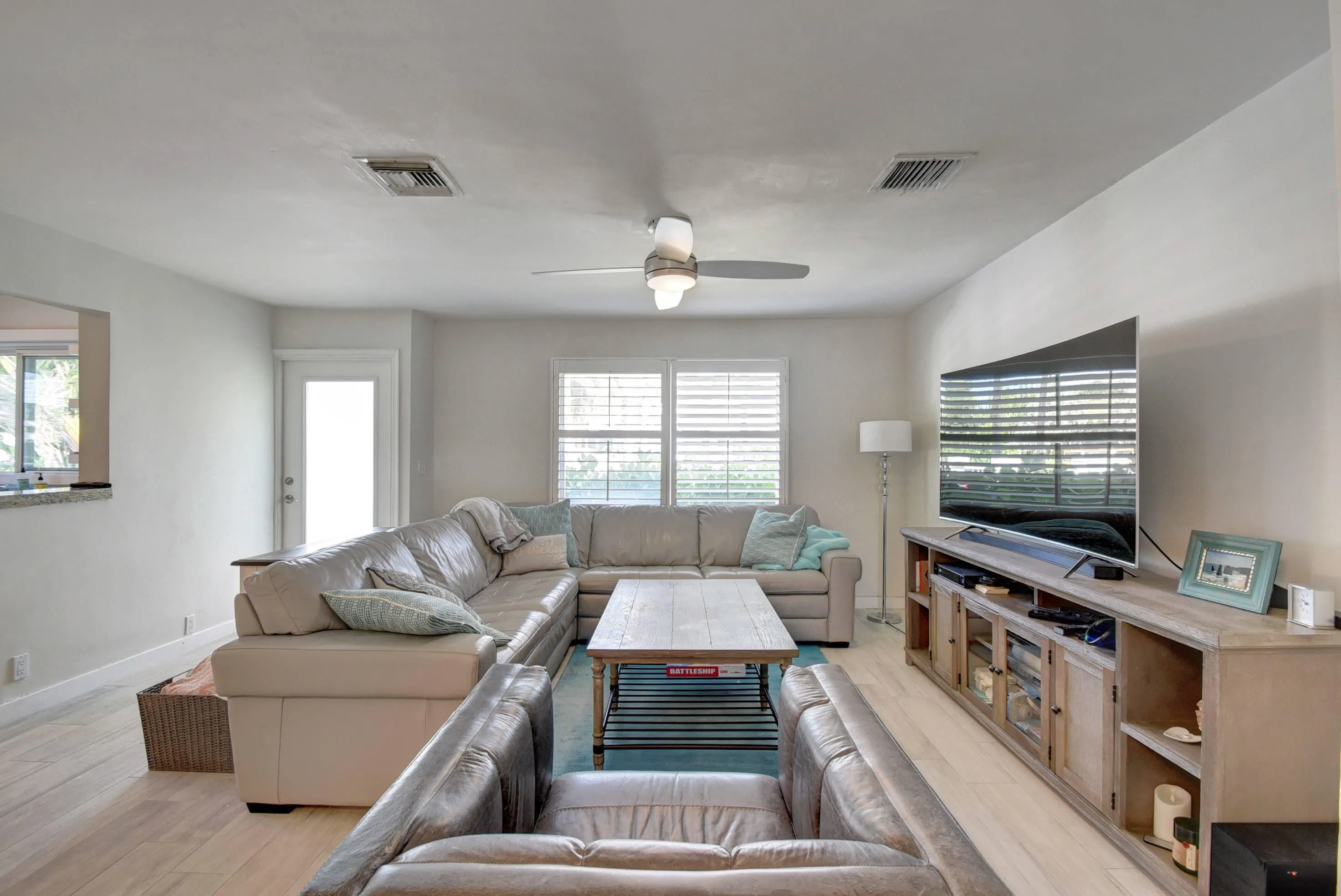 1020 Casuarina Road, #0010