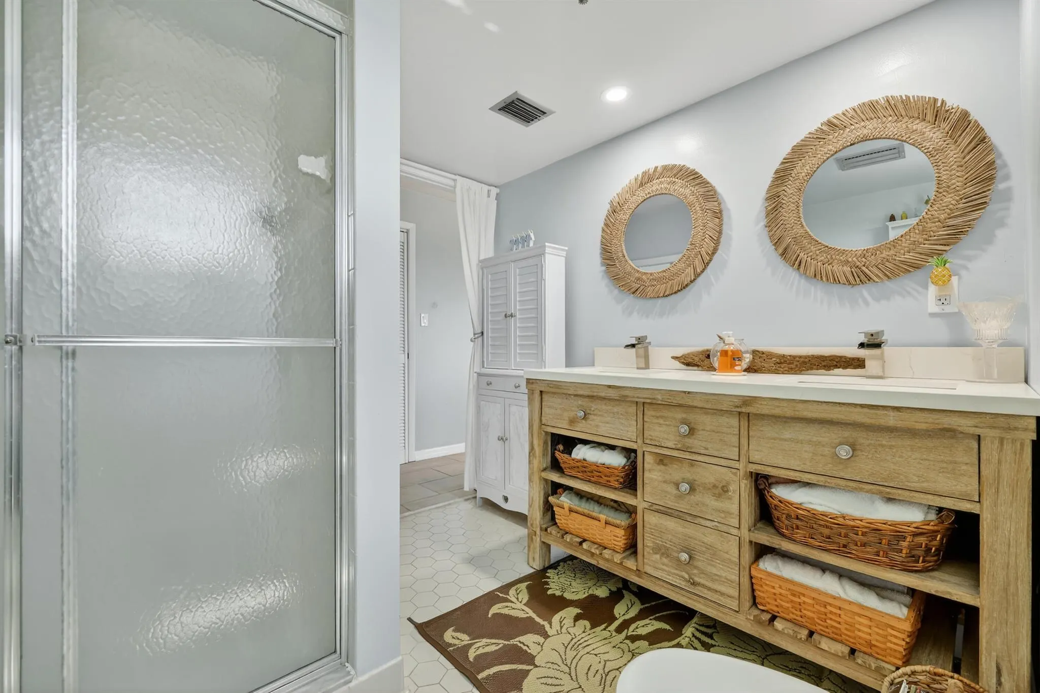 801 S Ocean Drive, #910