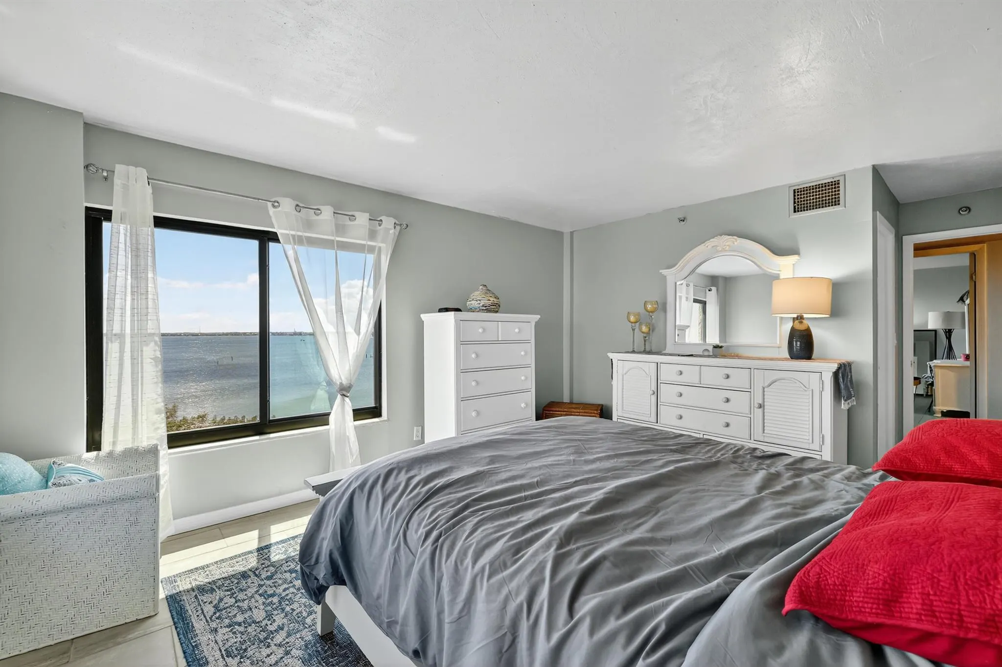 801 S Ocean Drive, #910