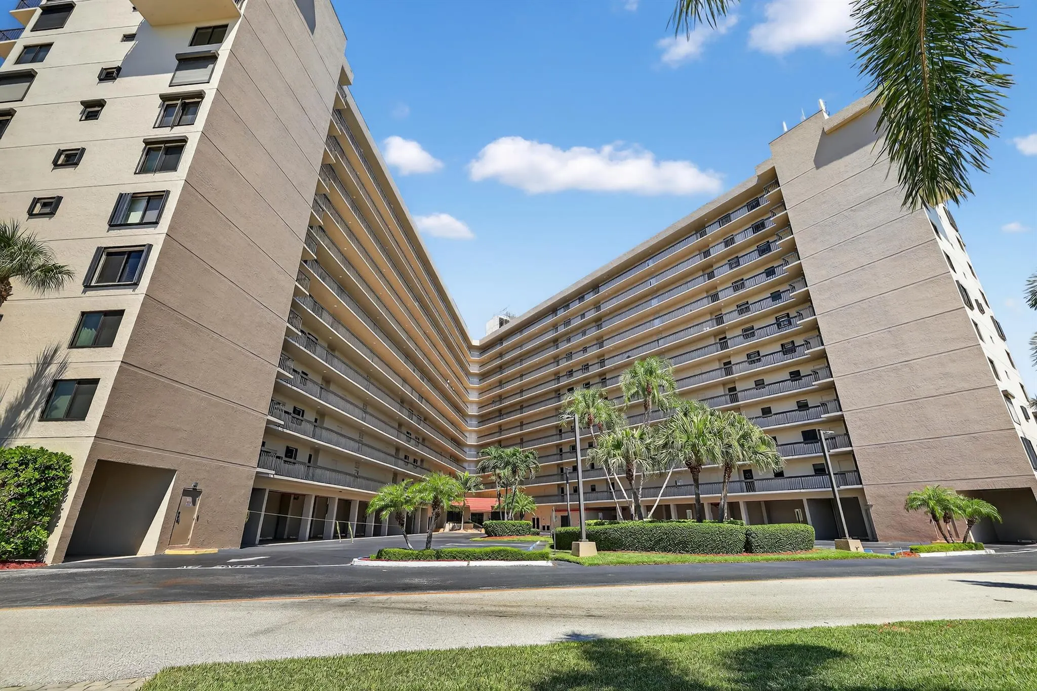 801 S Ocean Drive, #910