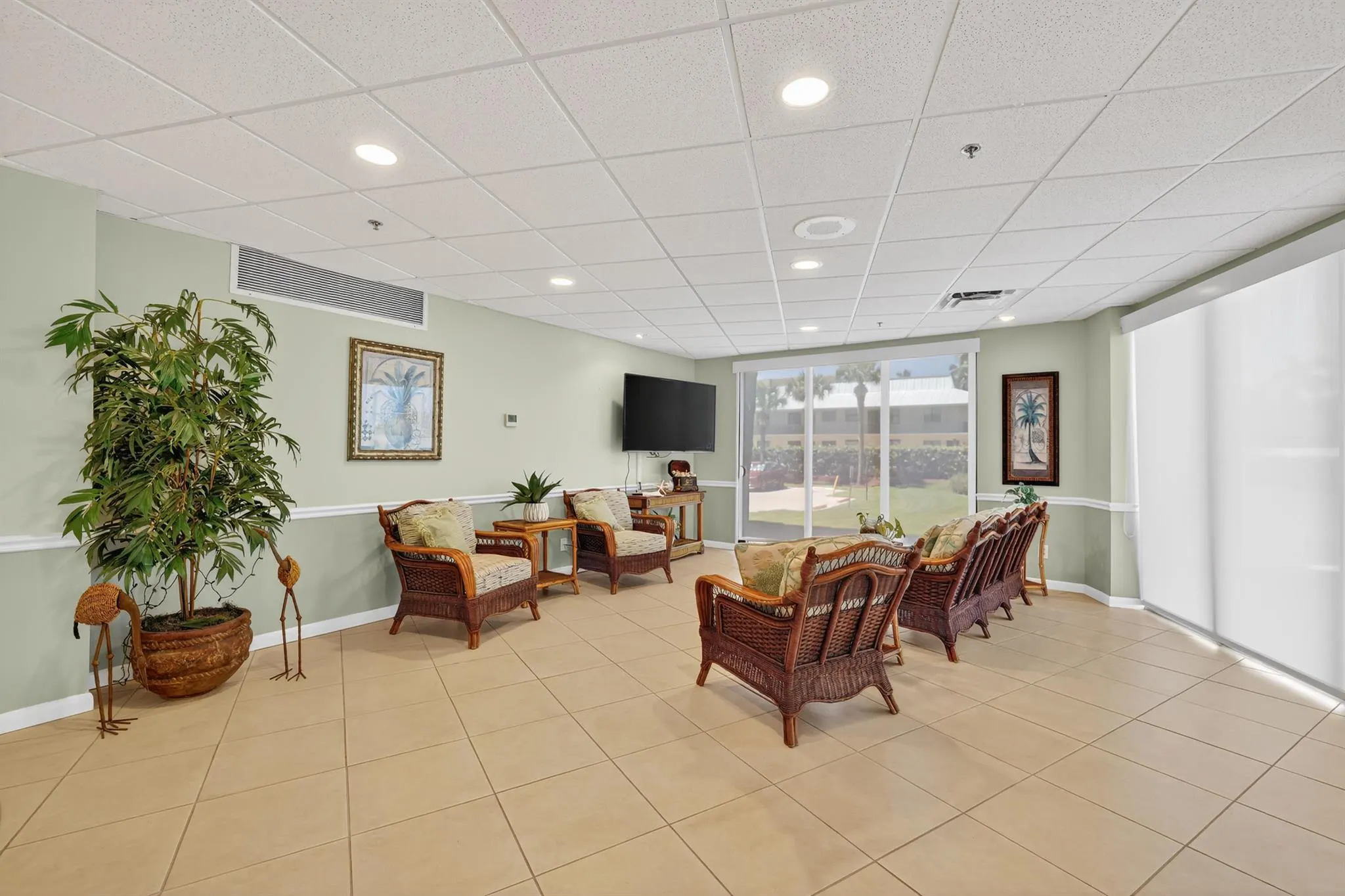 801 S Ocean Drive, #910