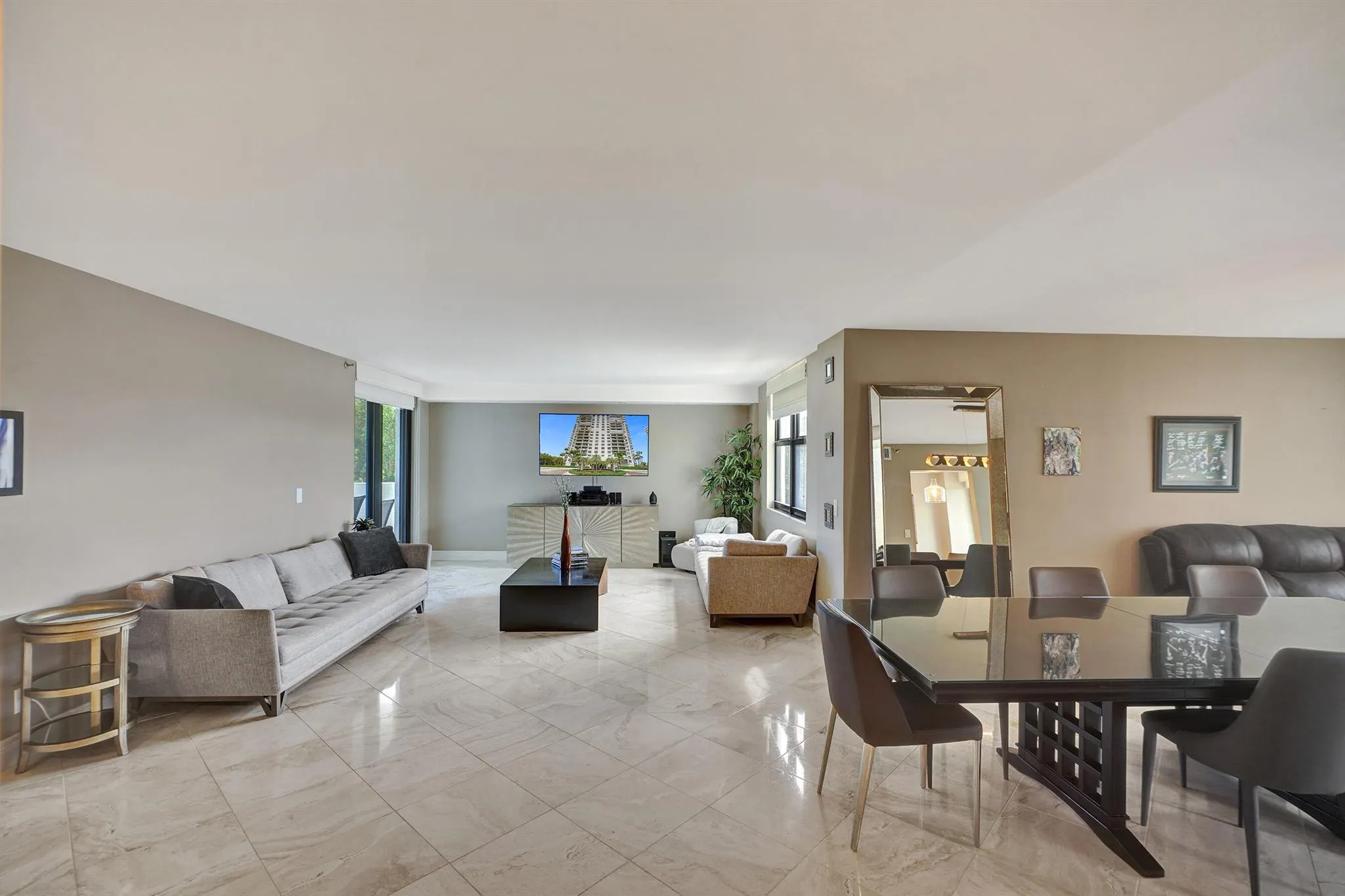 2001 N Ocean Boulevard, #305
