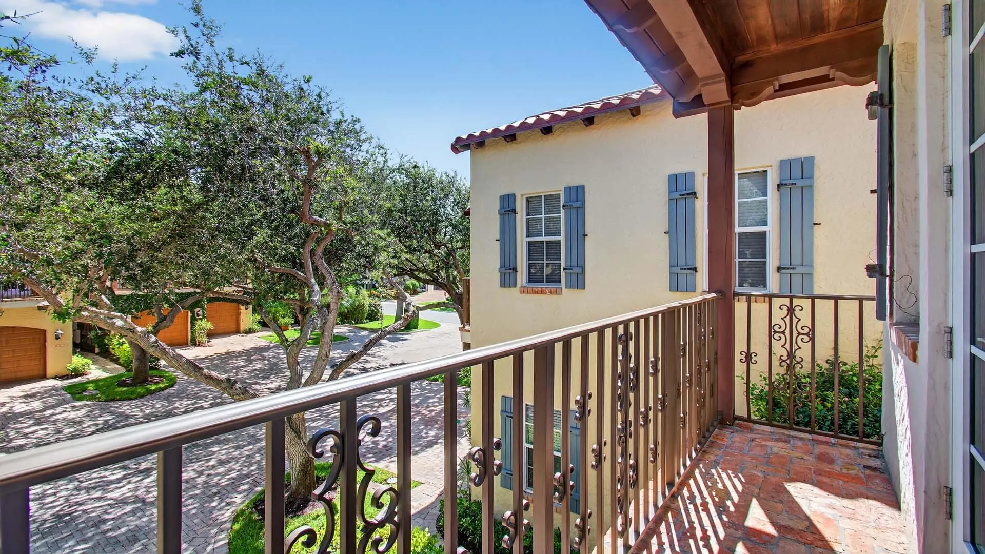 1028 Coralina Lane