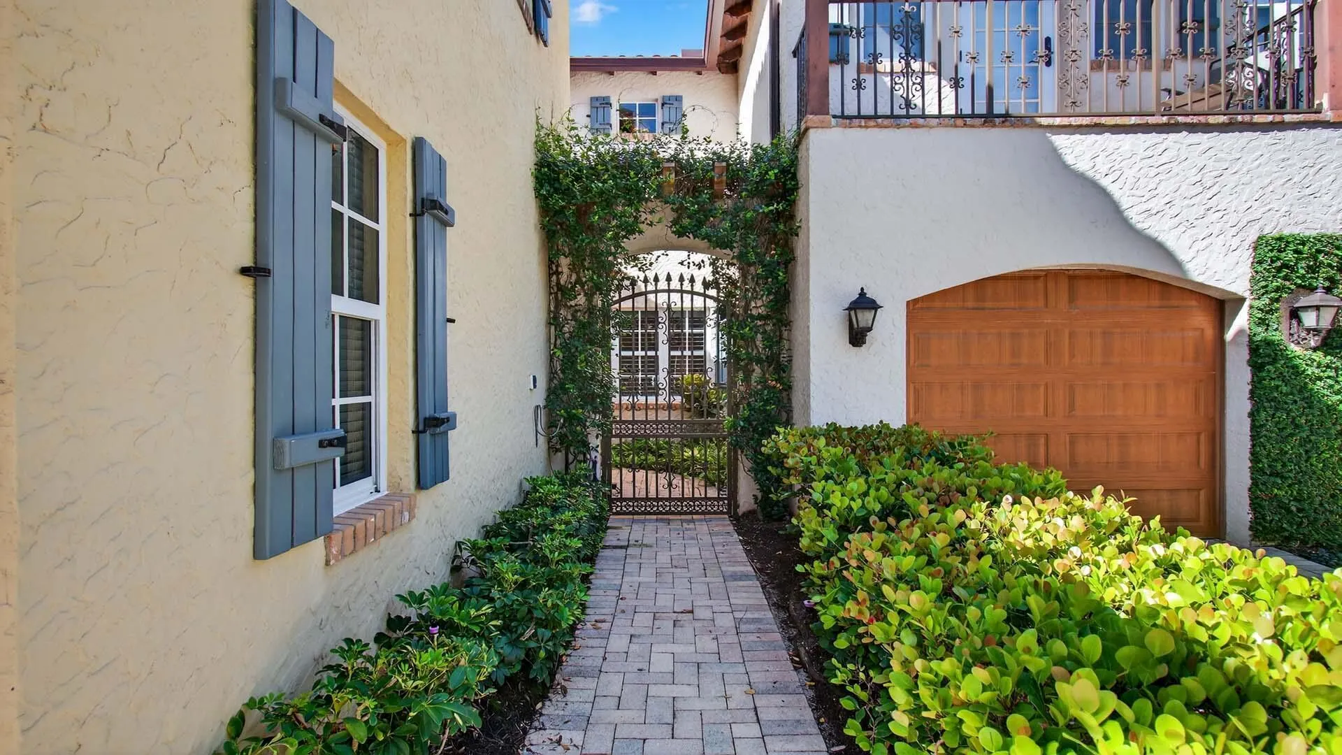 1028 Coralina Lane