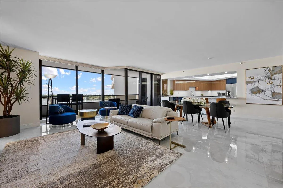100 Lakeshore Drive, #1154