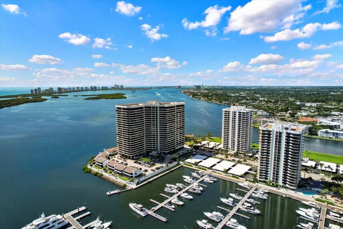 100 Lakeshore Drive, #1154
