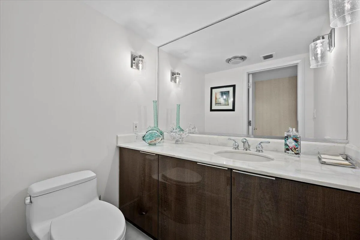 100 Lakeshore Drive, #1154