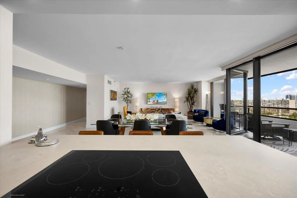 100 Lakeshore Drive, #1154