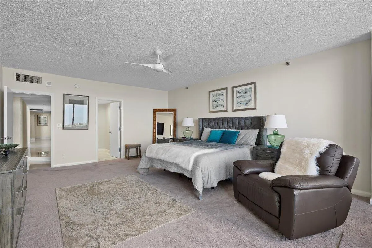 100 Lakeshore Drive, #1154