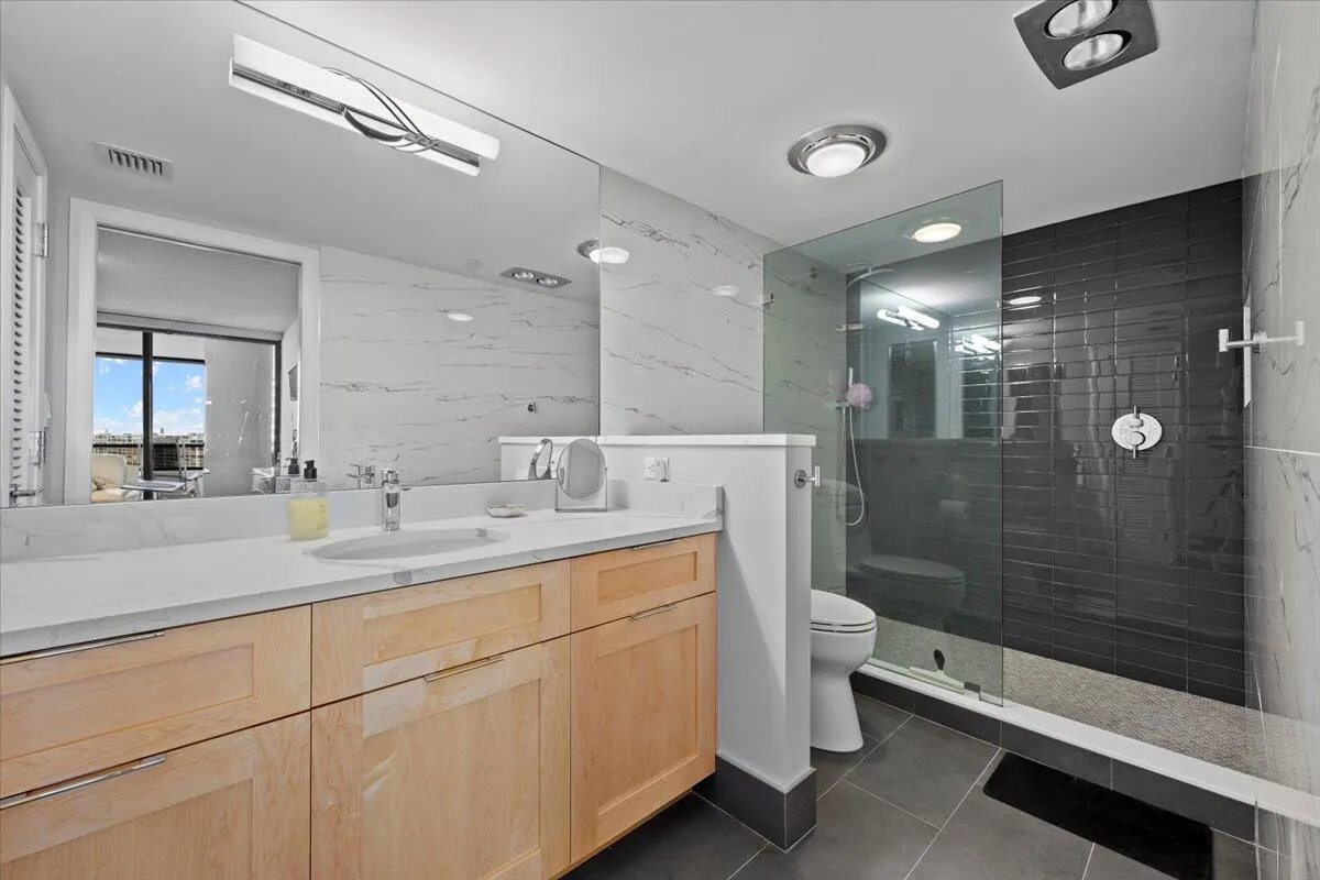 100 Lakeshore Drive, #1154