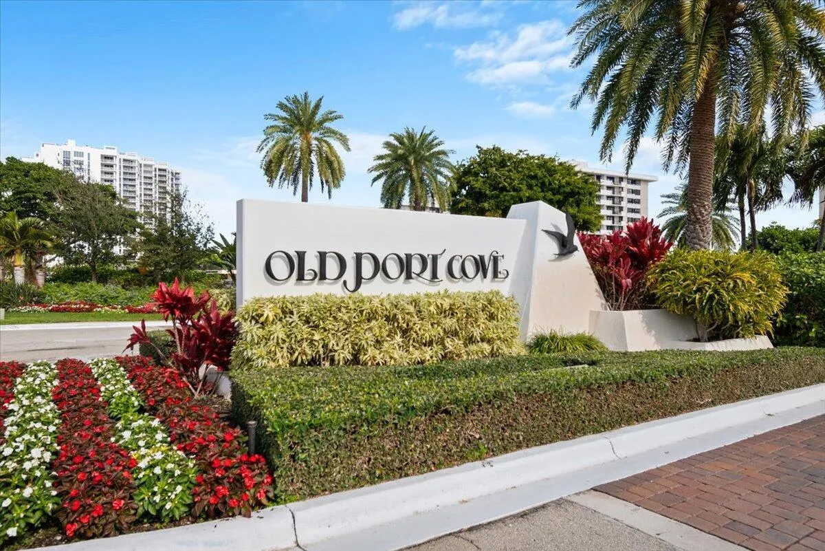 100 Lakeshore Drive, #1154