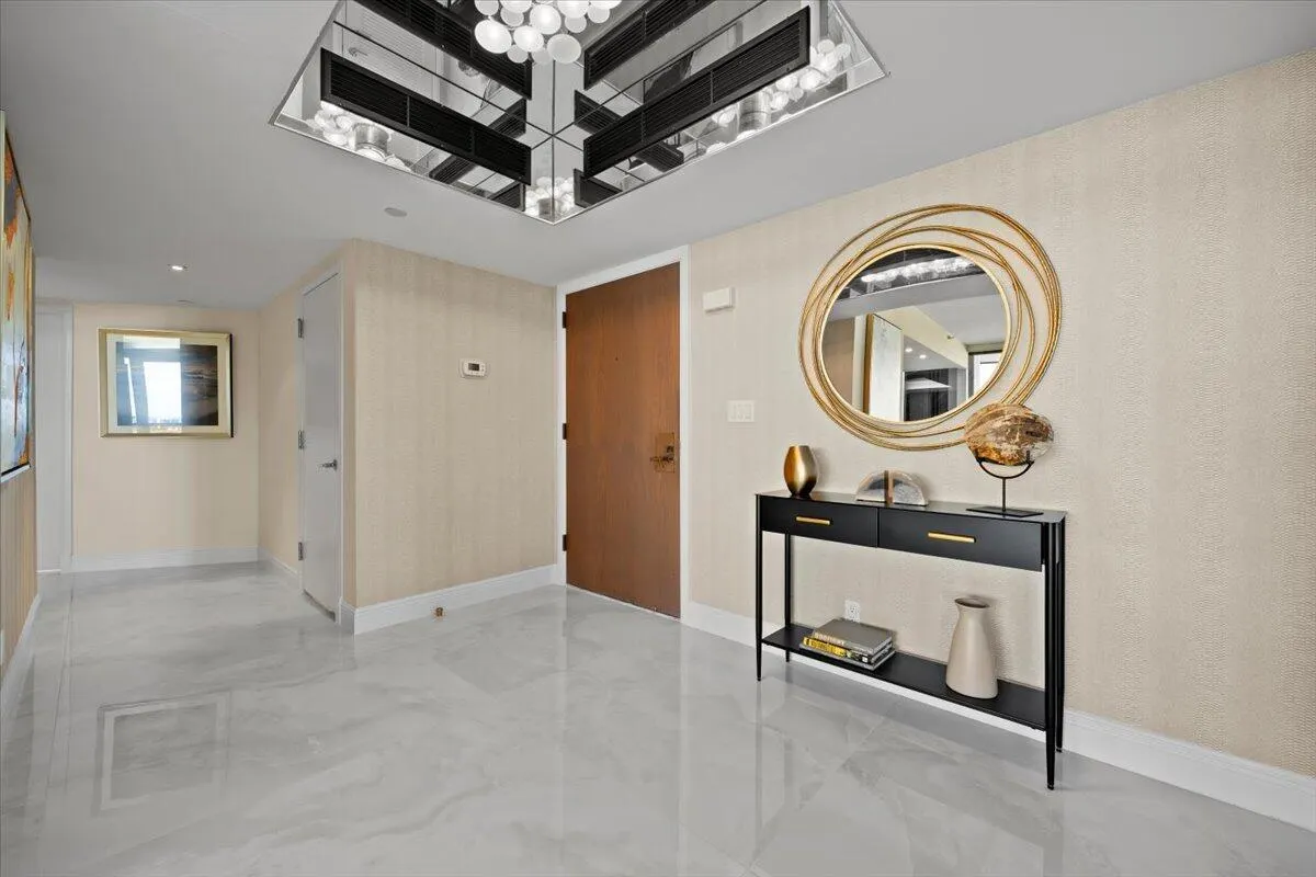 100 Lakeshore Drive, #1154