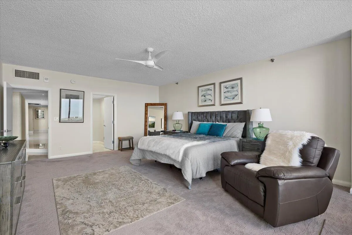 100 Lakeshore Drive, #1154