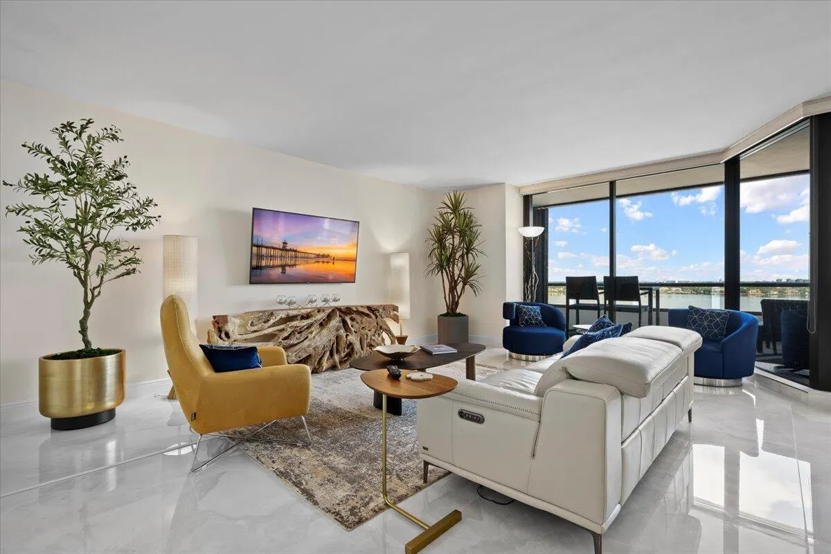 100 Lakeshore Drive, #1154