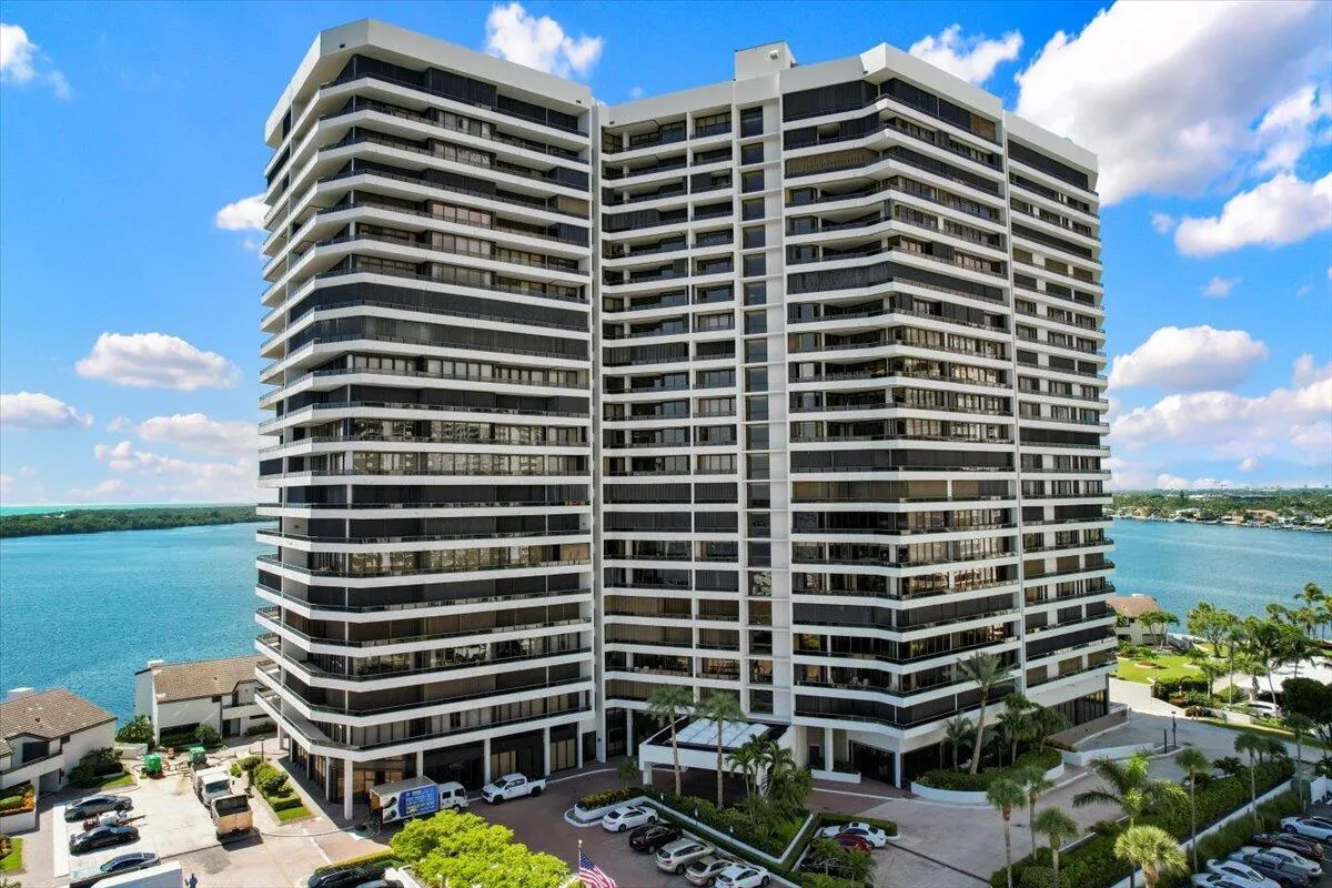 100 Lakeshore Drive, #1154