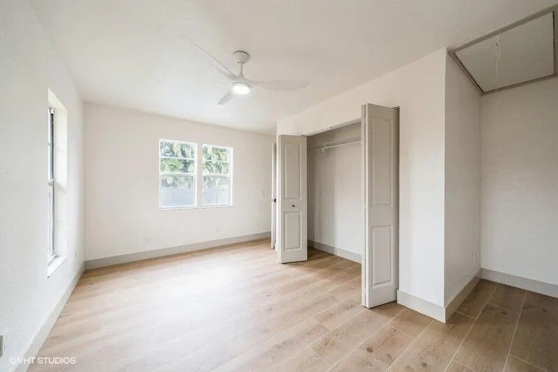 549 NW Salina Ter Terrace