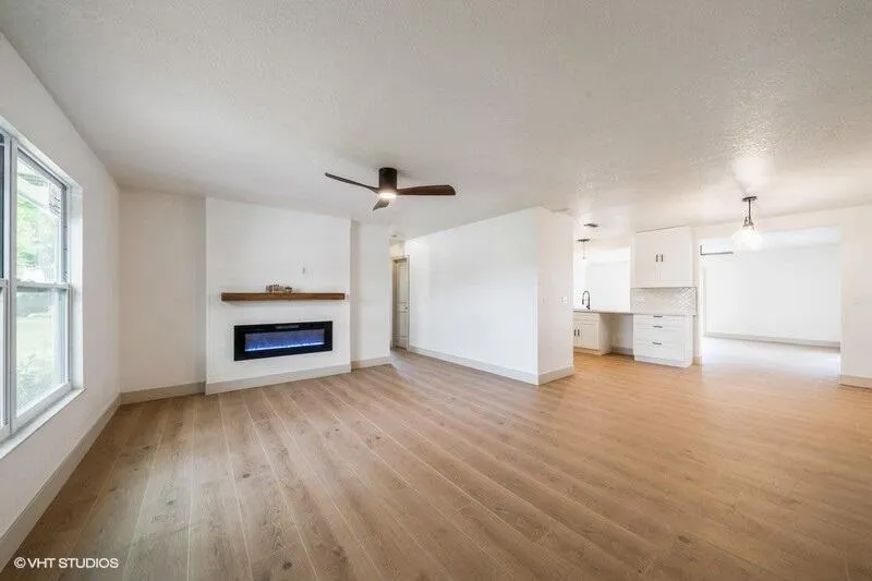 549 NW Salina Ter Terrace