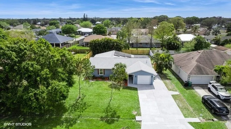 549 NW Salina Ter Terrace