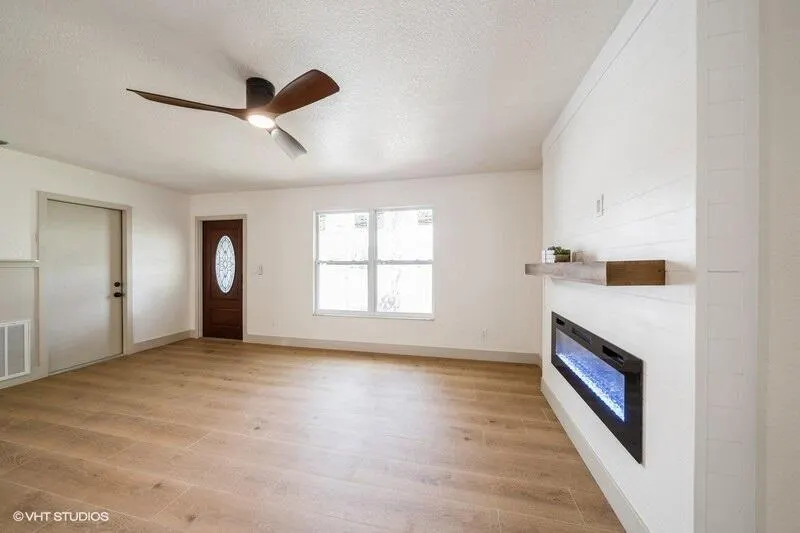 549 NW Salina Ter Terrace