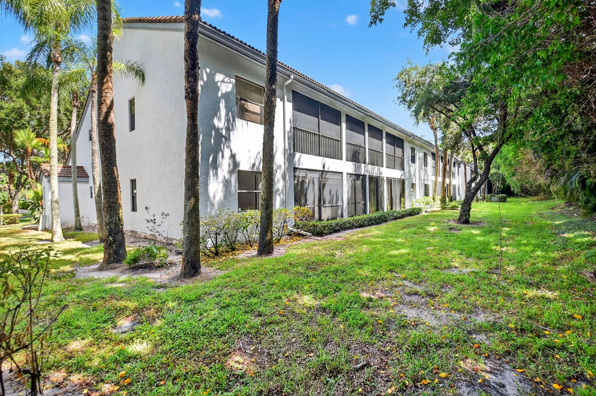 5382 Venetia Court, #D