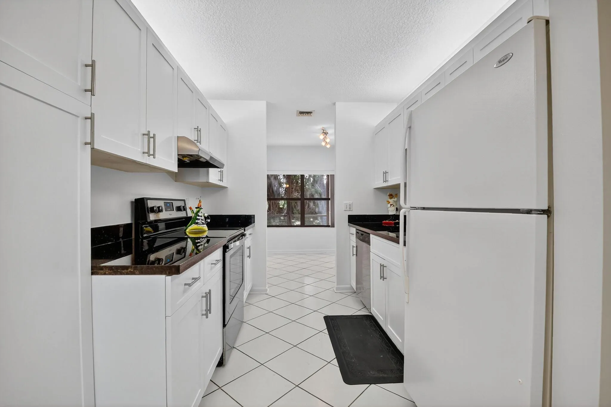 5382 Venetia Court, #D