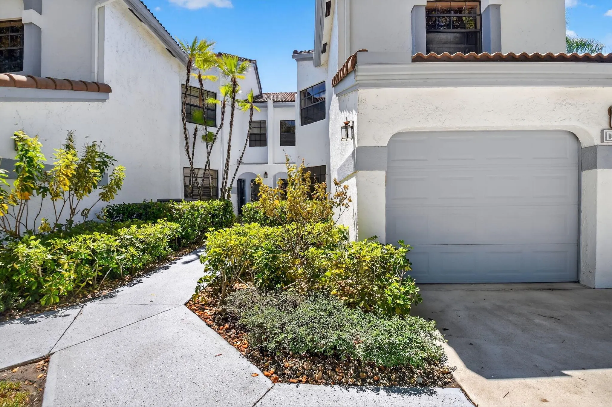5382 Venetia Court, #D