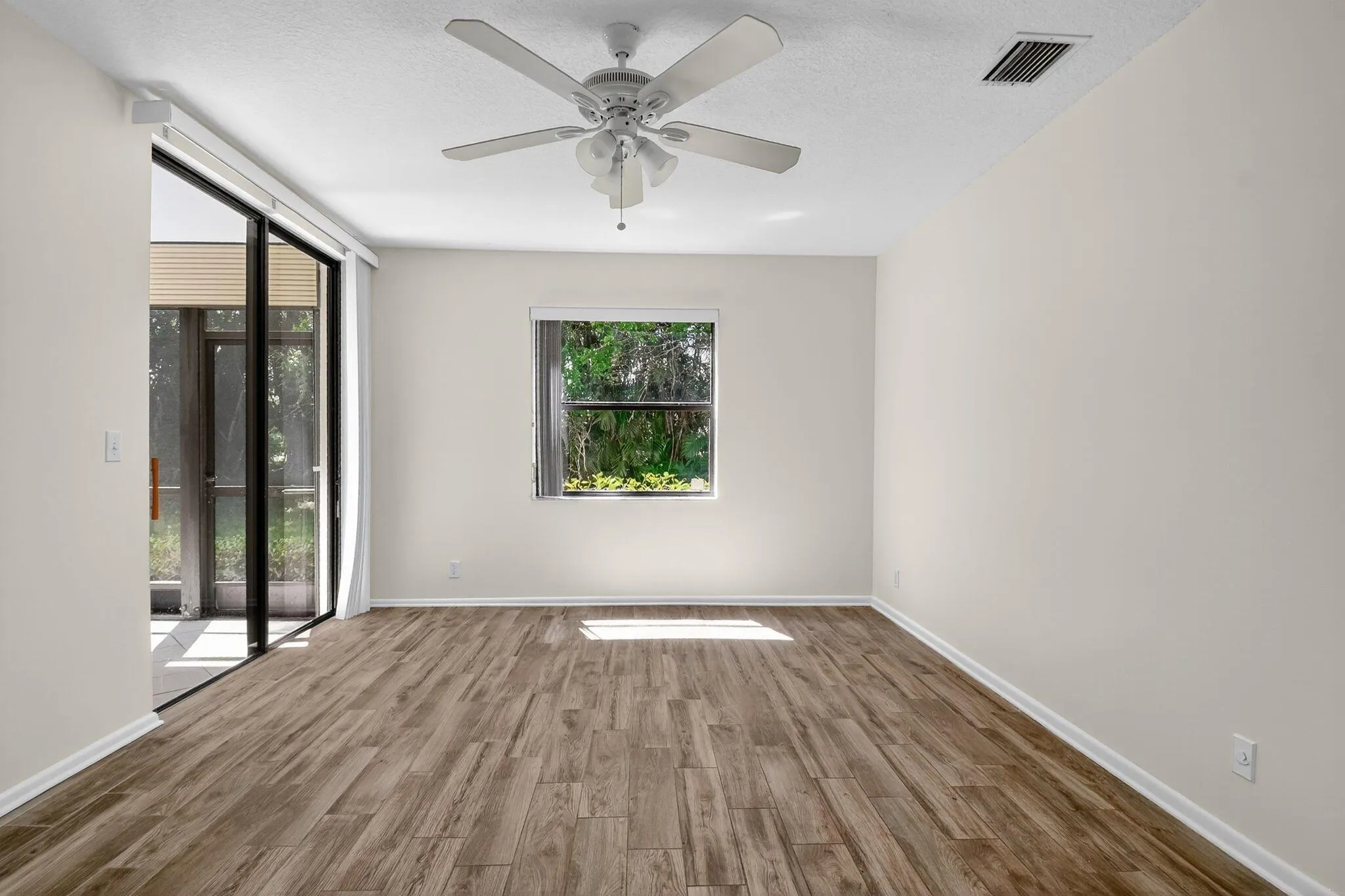 5382 Venetia Court, #D