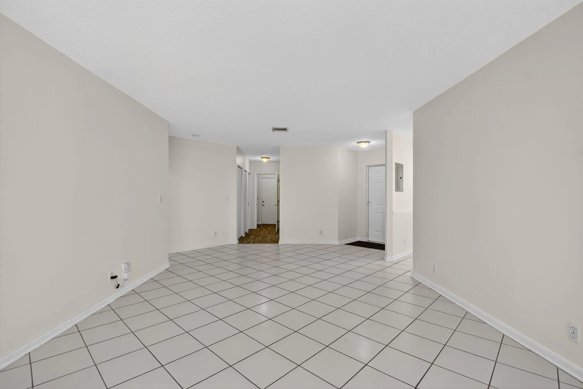 5382 Venetia Court, #D