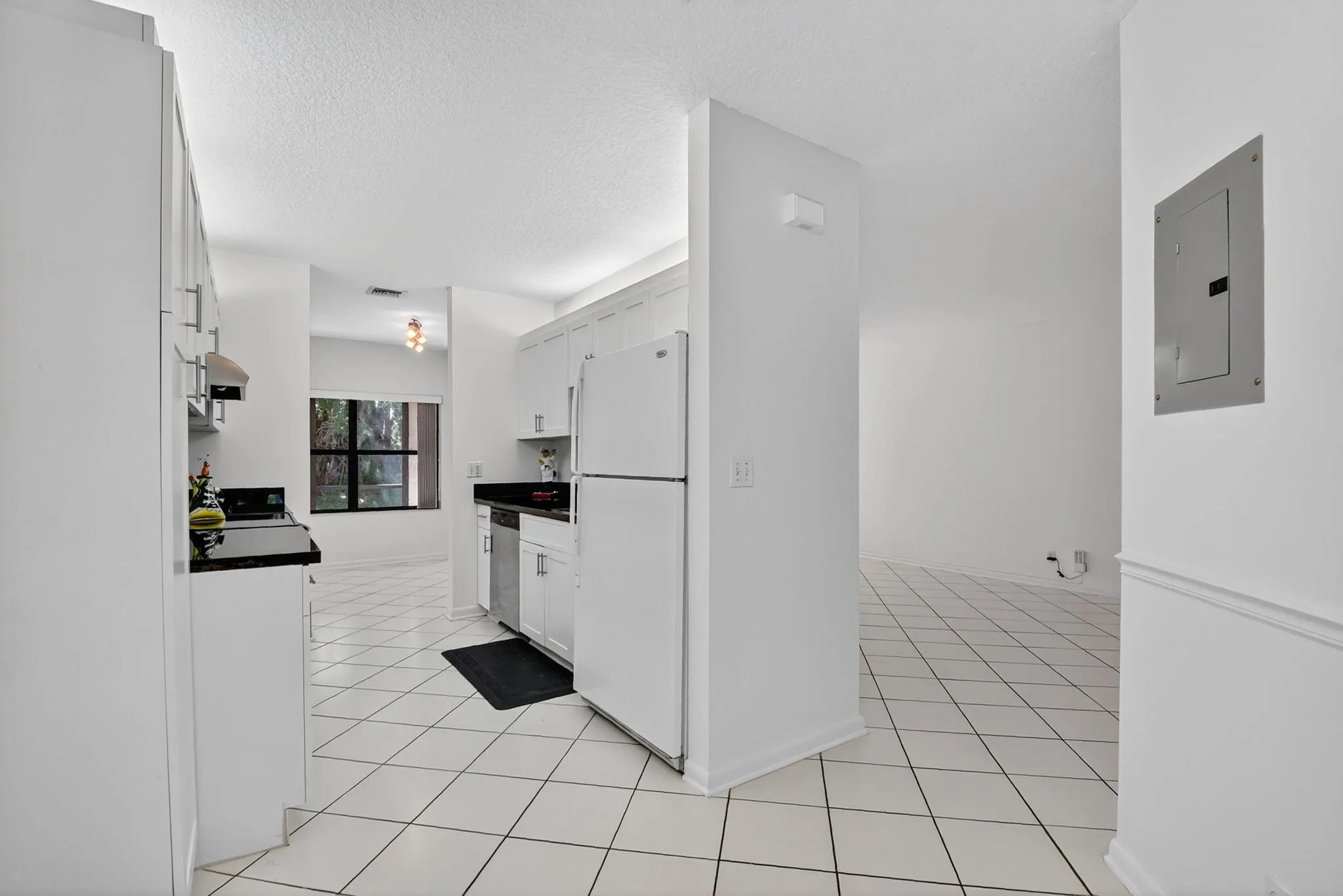 5382 Venetia Court, #D