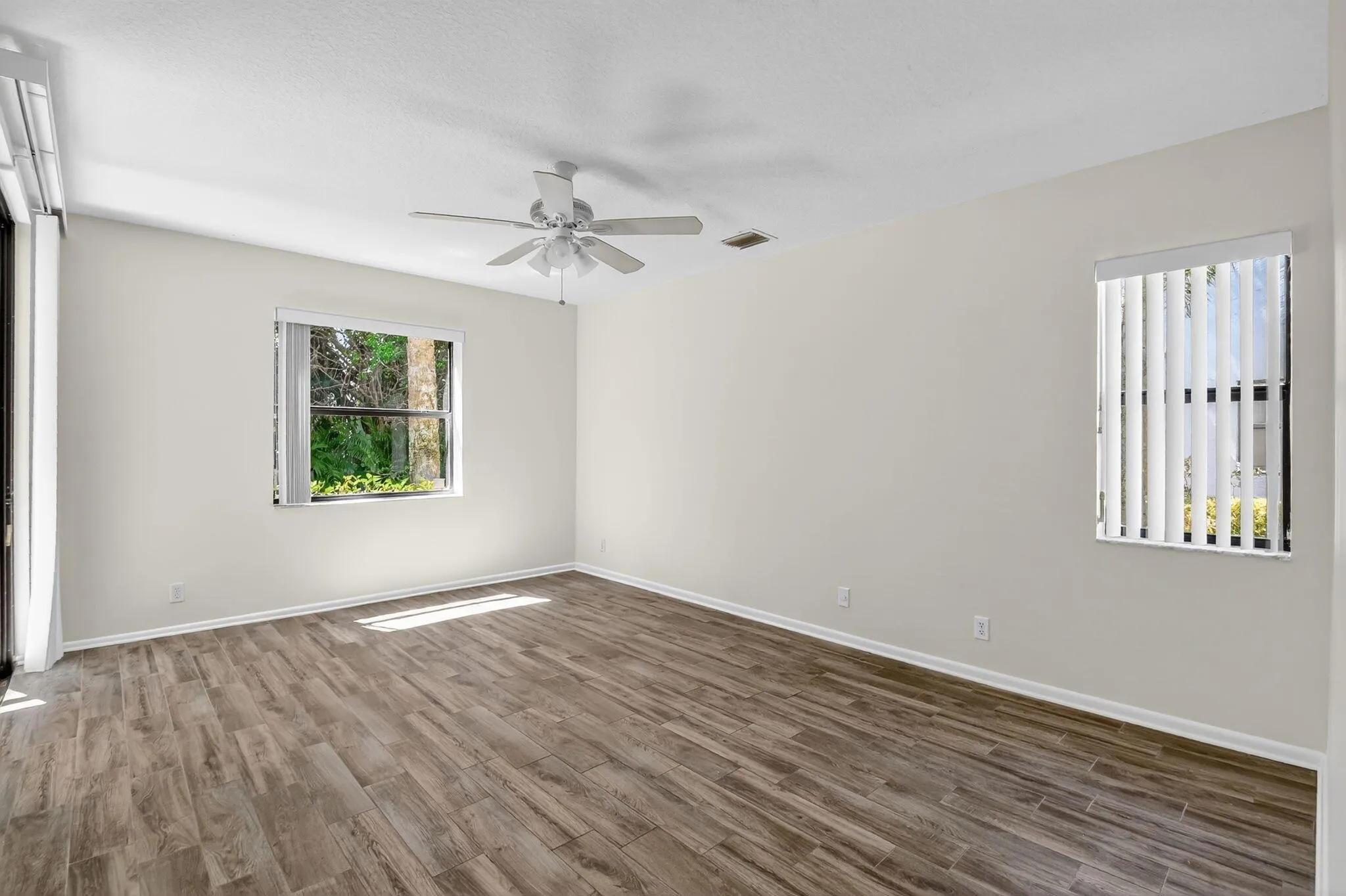 5382 Venetia Court, #D