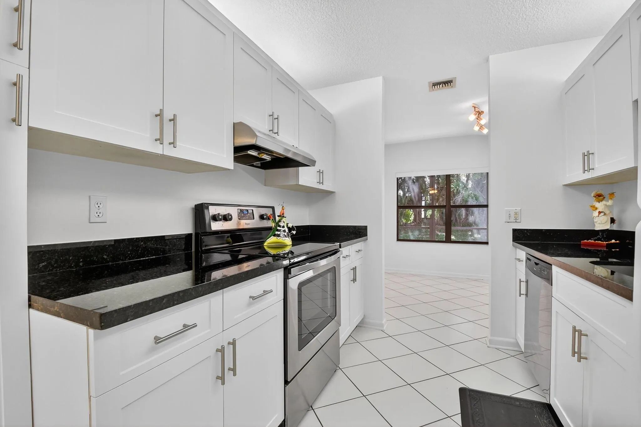5382 Venetia Court, #D