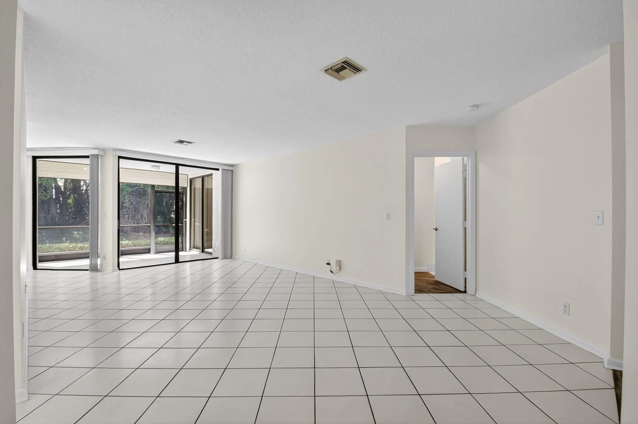 5382 Venetia Court, #D