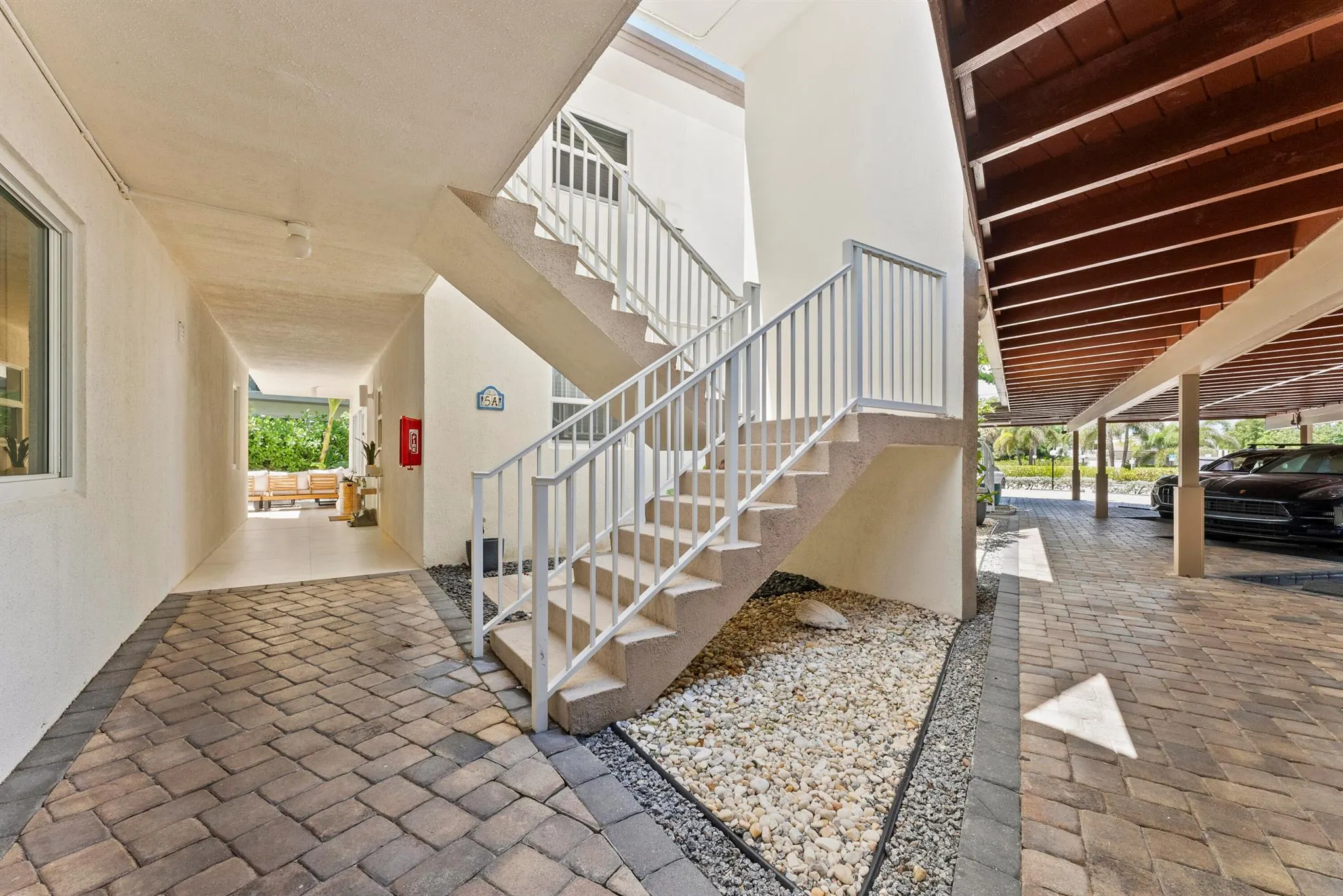1203 Hillsboro Mile, #5b