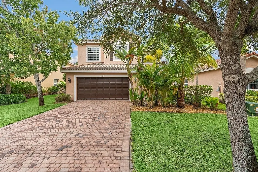 1939 Grey Falcon Circle SW