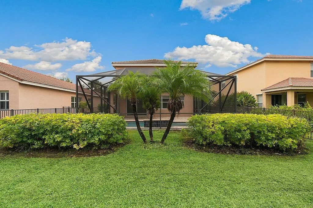 1939 Grey Falcon Circle SW
