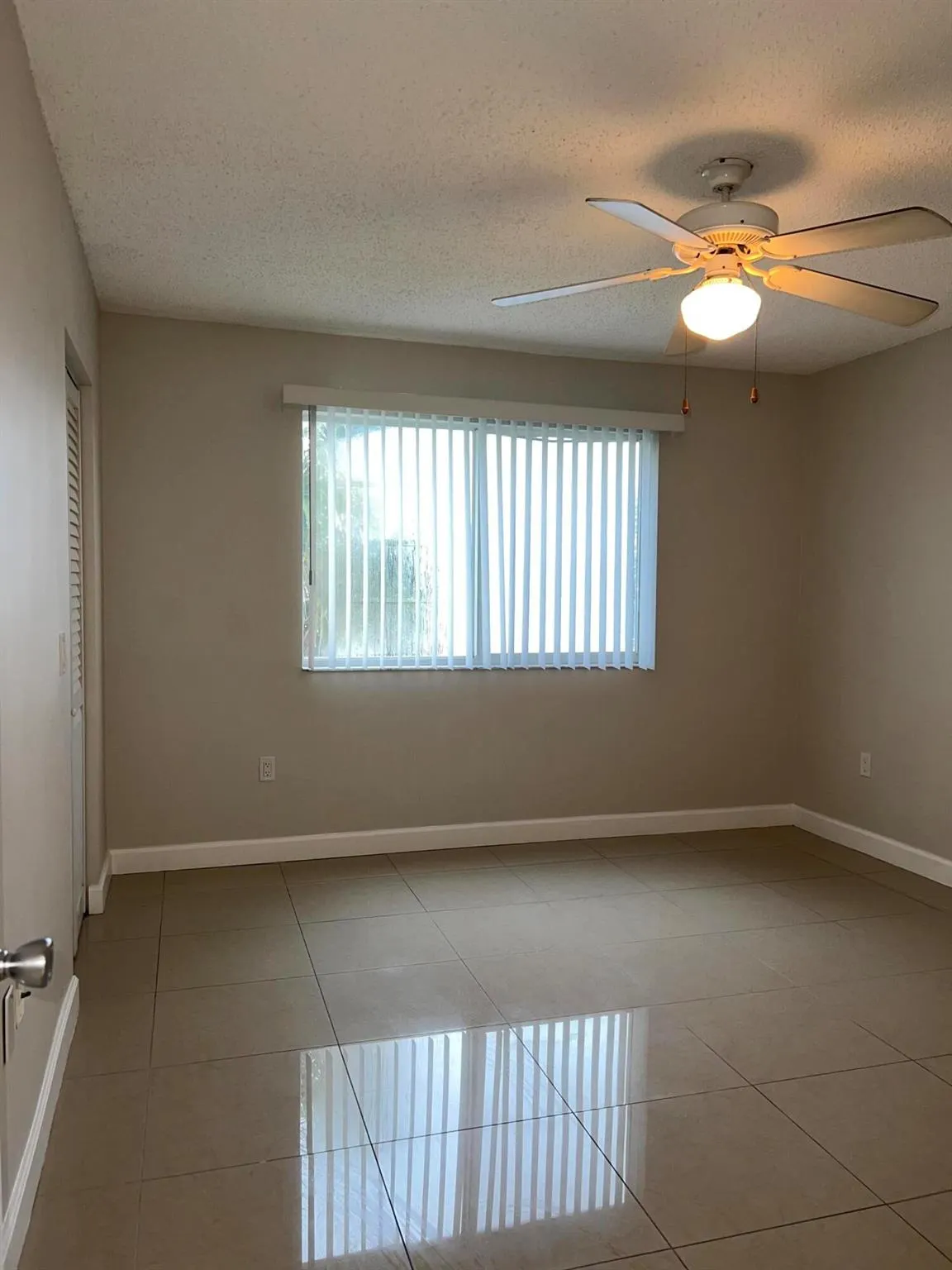 5001 Wiles Road, #204