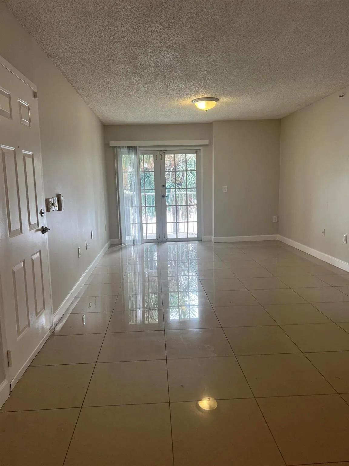 5001 Wiles Road, #204