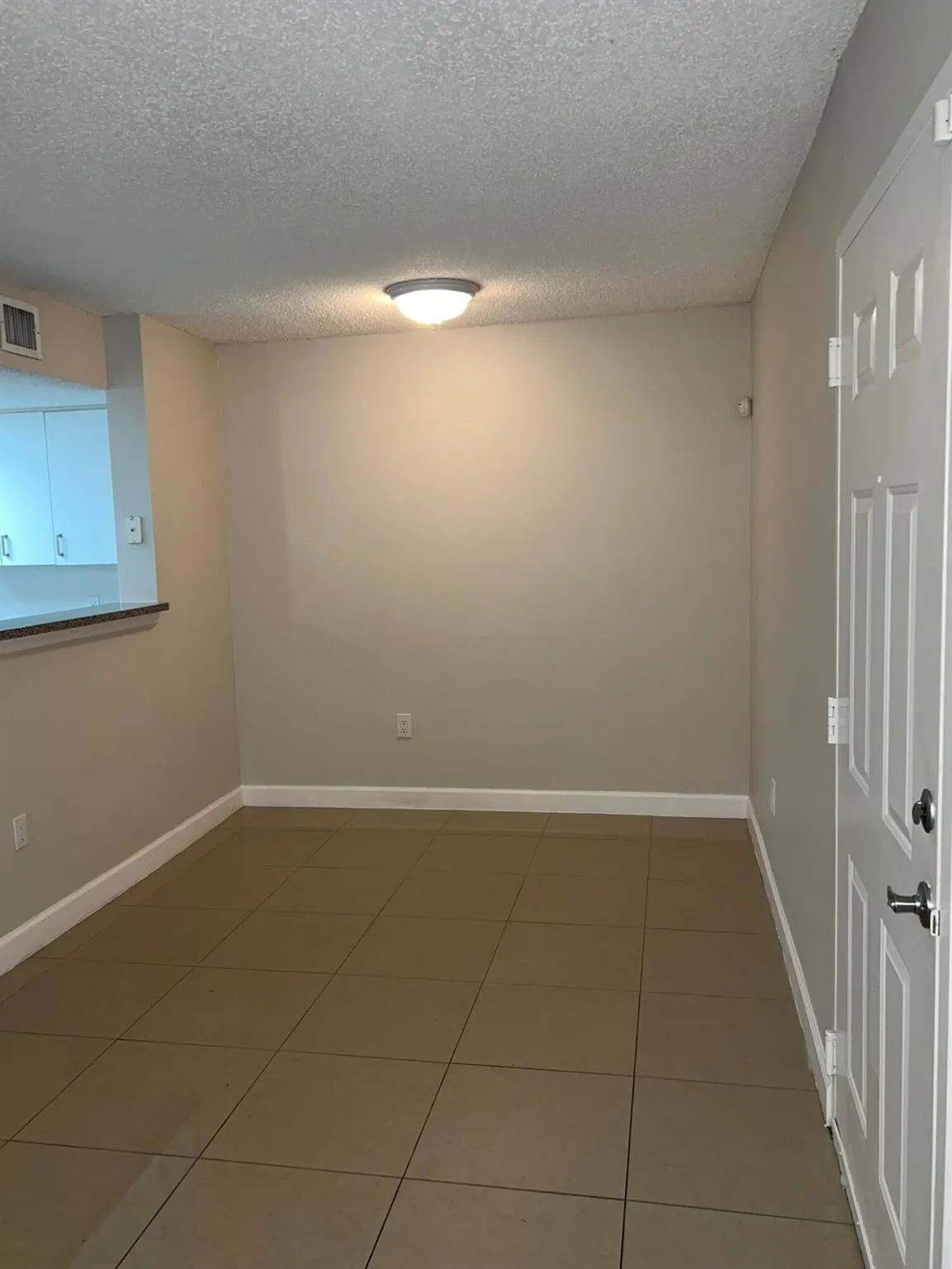 5001 Wiles Road, #204