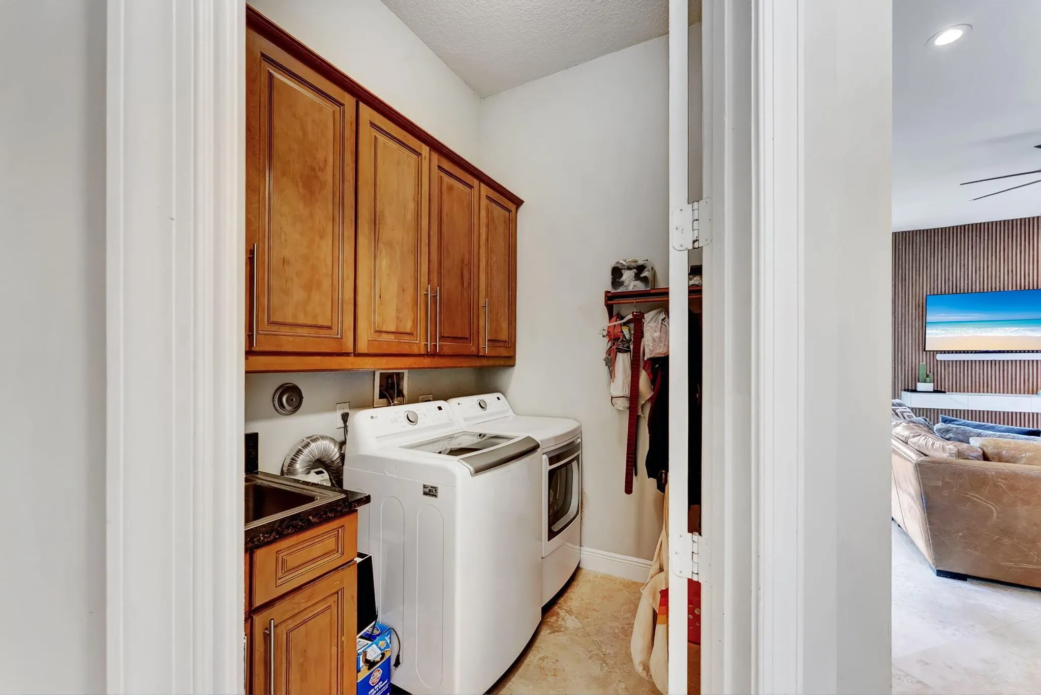 10241 Majestic Trail