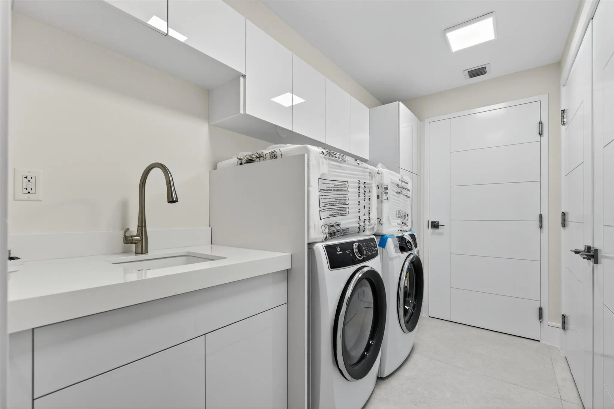 1 S Coastal Way, #303