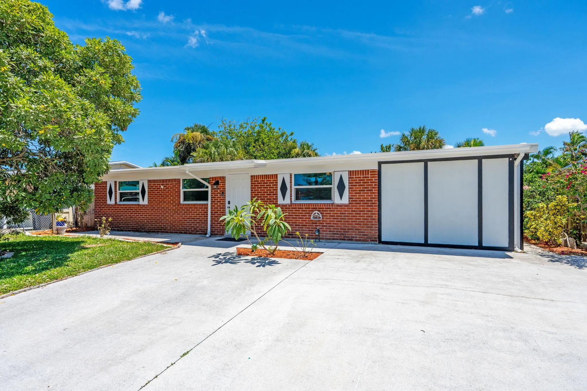 3852 Catalina Road