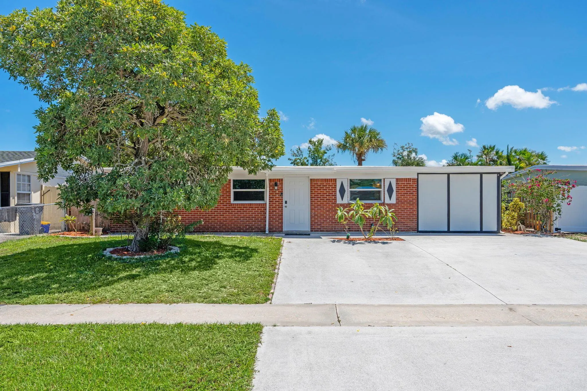 3852 Catalina Road