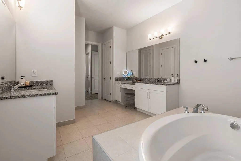 12404 Nautilus Circle