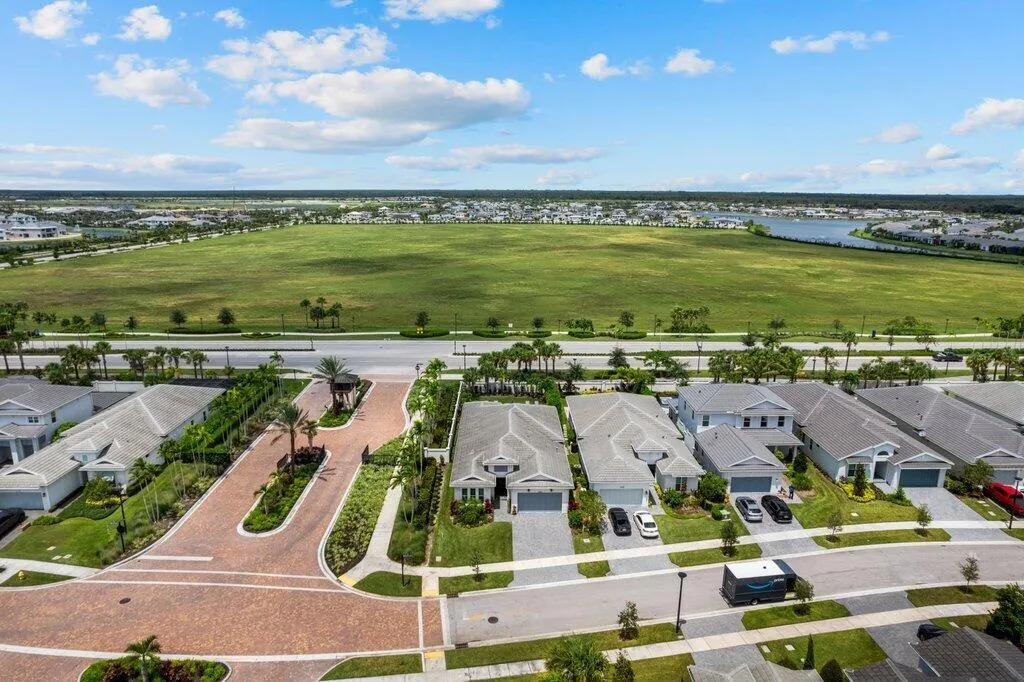 12404 Nautilus Circle