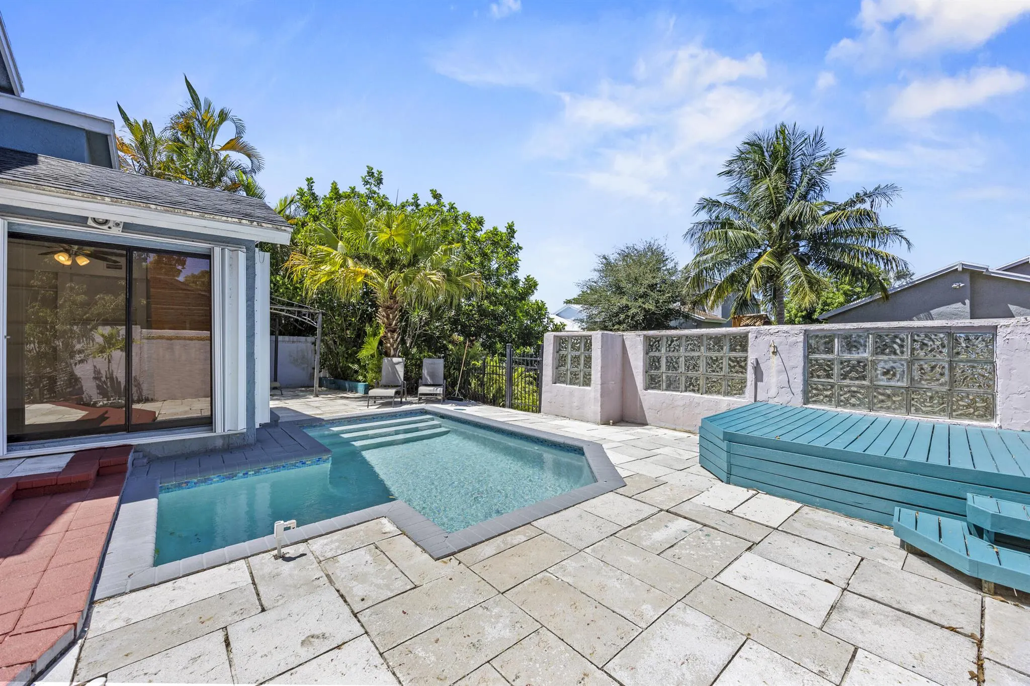 1885 NW 9th Street