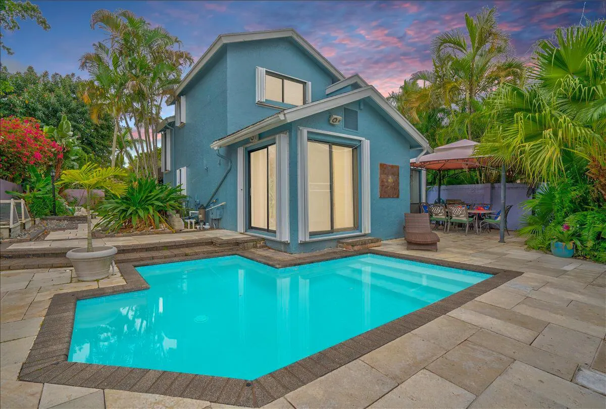 1885 NW 9th Street