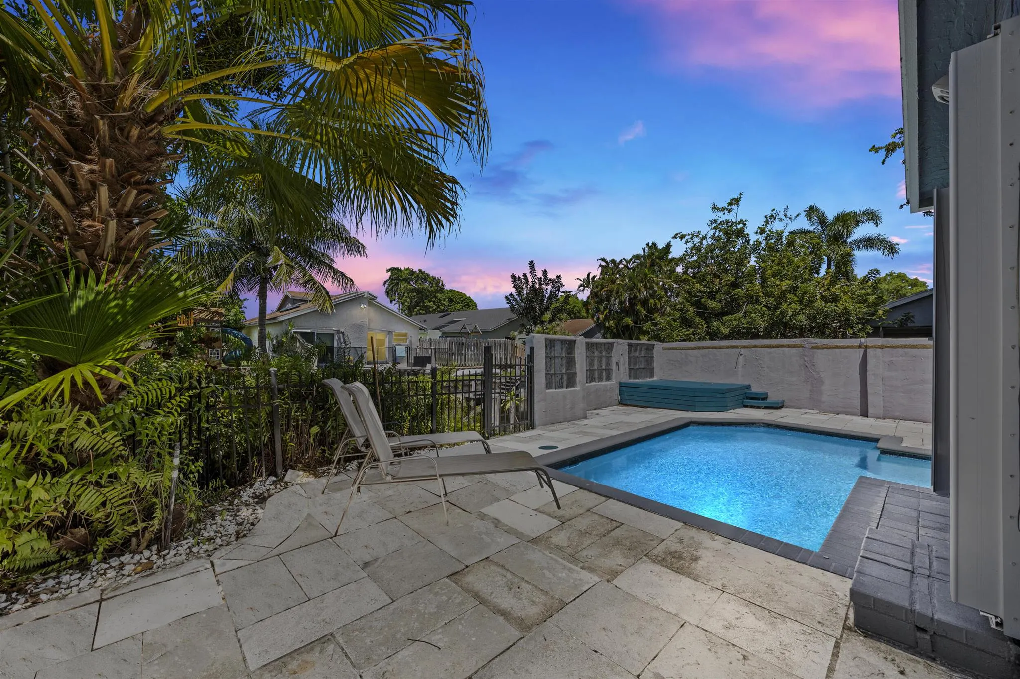 1885 NW 9th Street